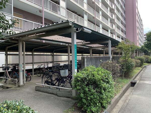 サンフラワーハイツ南港はなのまち住宅31号棟 駐輪場 サンフラワーハイツ南港はなのまち住宅31号棟 駐輪場