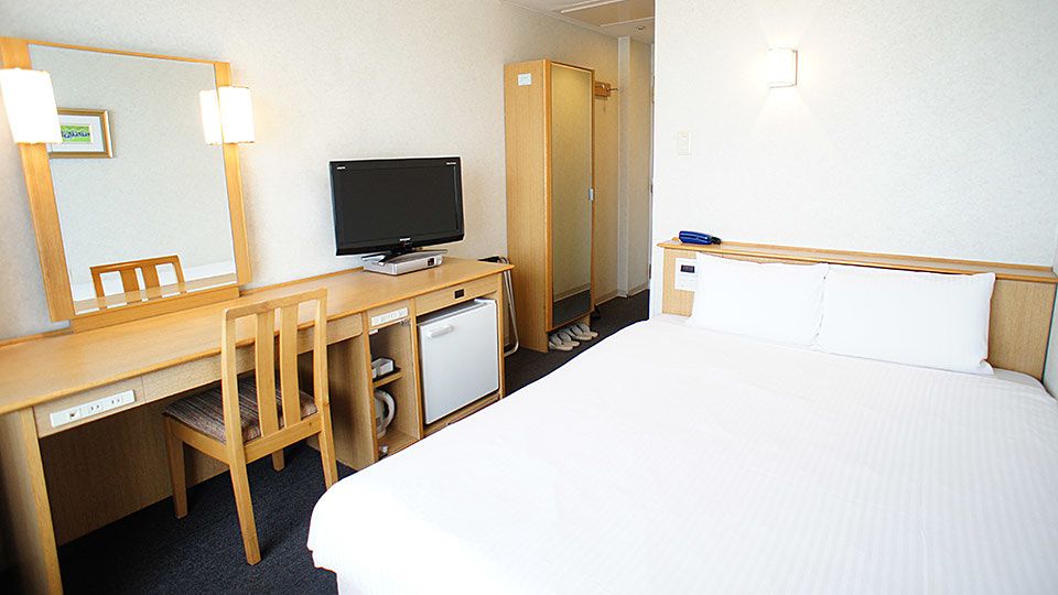 大阪ジョイテルホテルのスタンダードダブルのお部屋です。