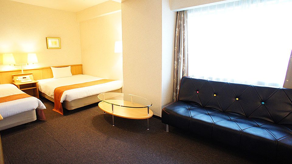 大阪ジョイテルホテルのコーナーツインのお部屋です。